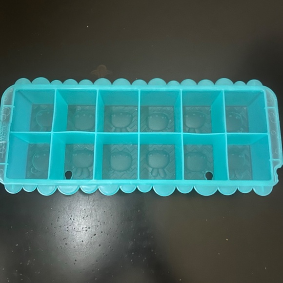 Num Noms Cupcake Case with extras - Picture 12 of 15